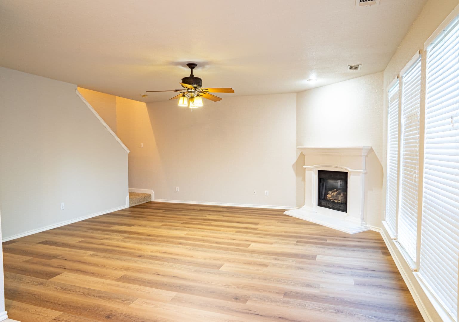 Saginaw House: 6100 Horsetrap