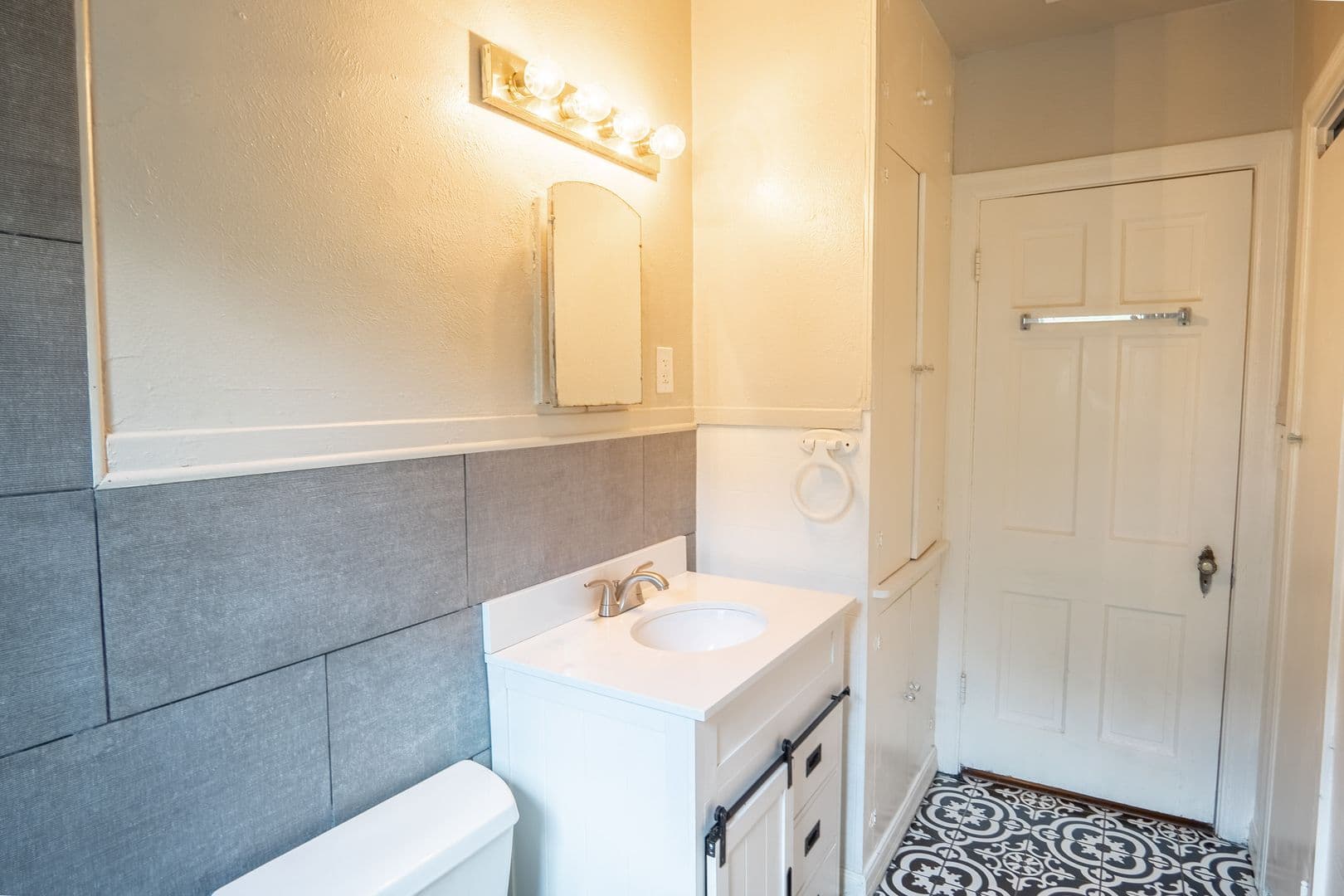 Fort Worth Apartment: 3245 8th Avenue & 1558 W Shaw Dr