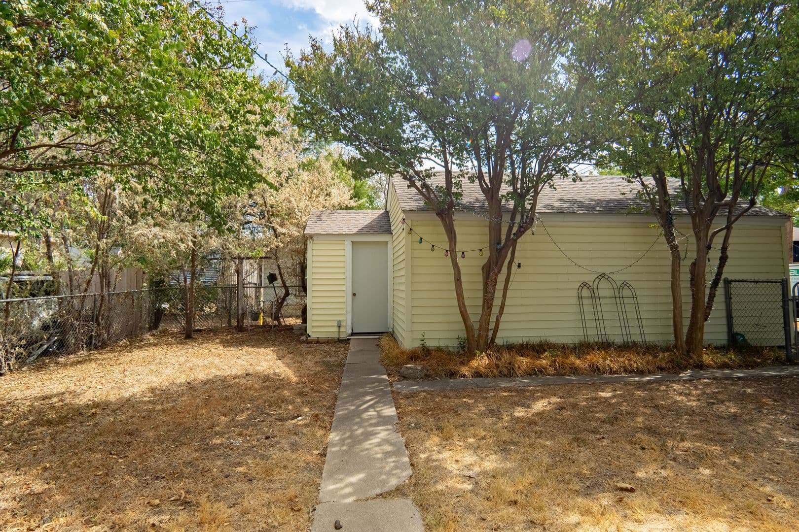 Fort Worth Apartment: 3245 8th Avenue & 1558 W Shaw Dr