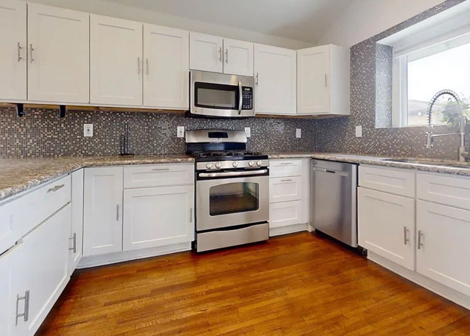 Los Angeles Apartment: 3629 Marmion Way