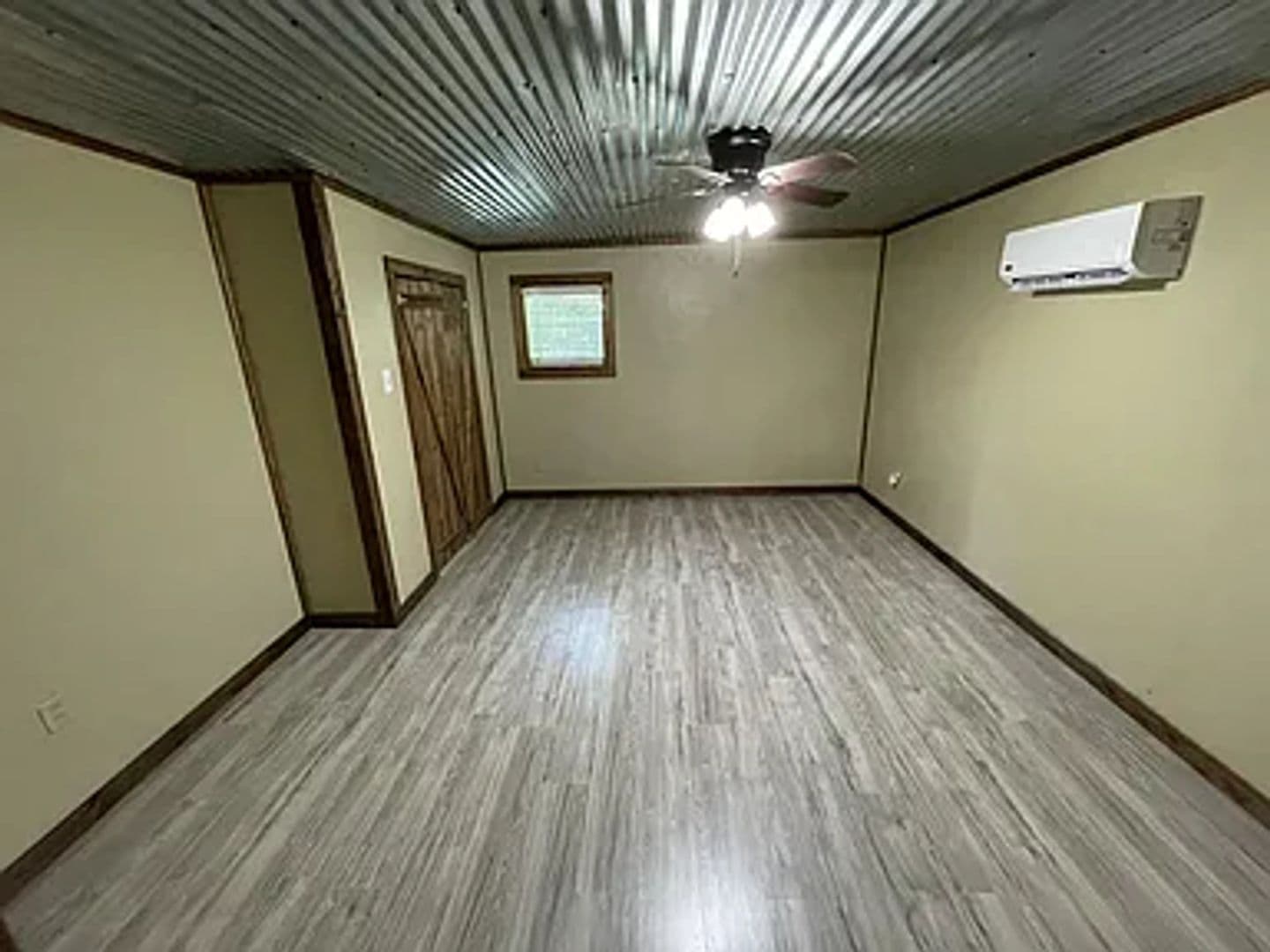 Scroggins Apartment: 6980 FM 115