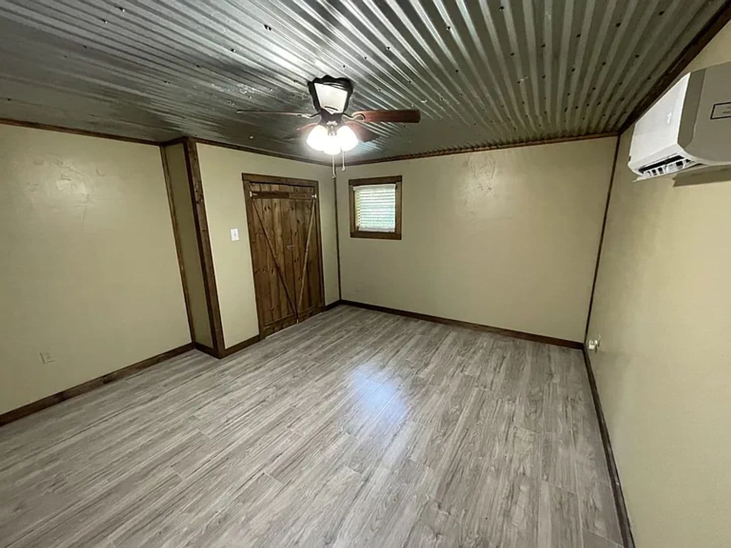 Scroggins Apartment: 6980 FM 115