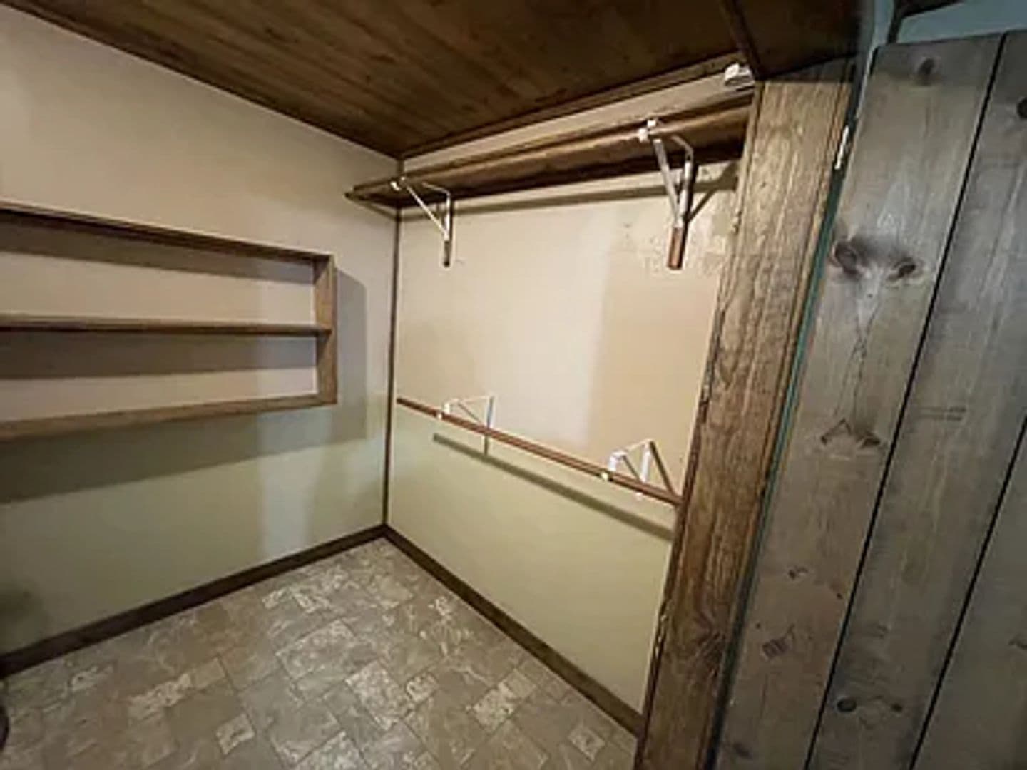 Scroggins Apartment: 6980 FM 115