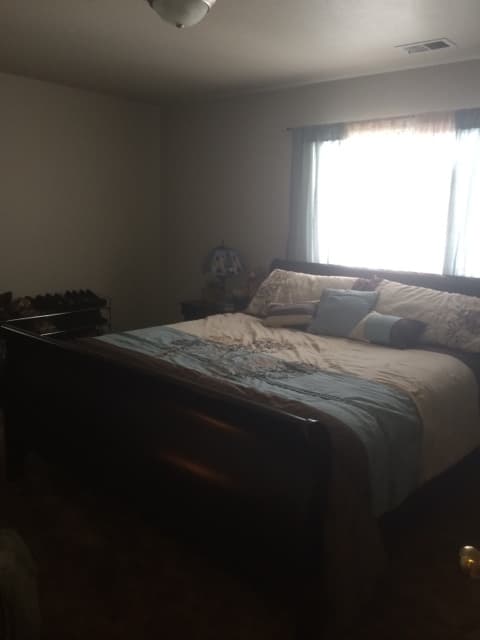 Los Banos House: 245 F St.