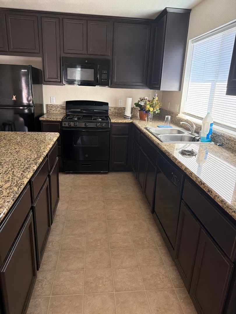 MERCED House: 276 PAIGE CT