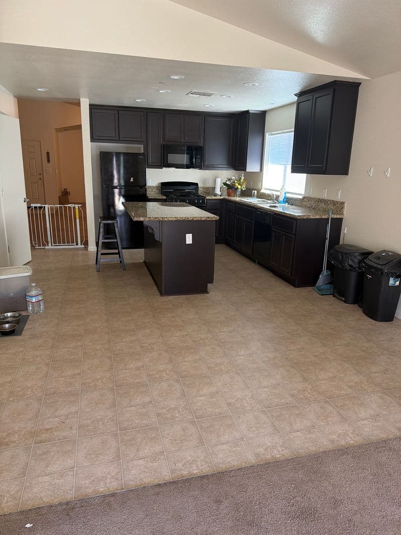 MERCED House: 276 PAIGE CT