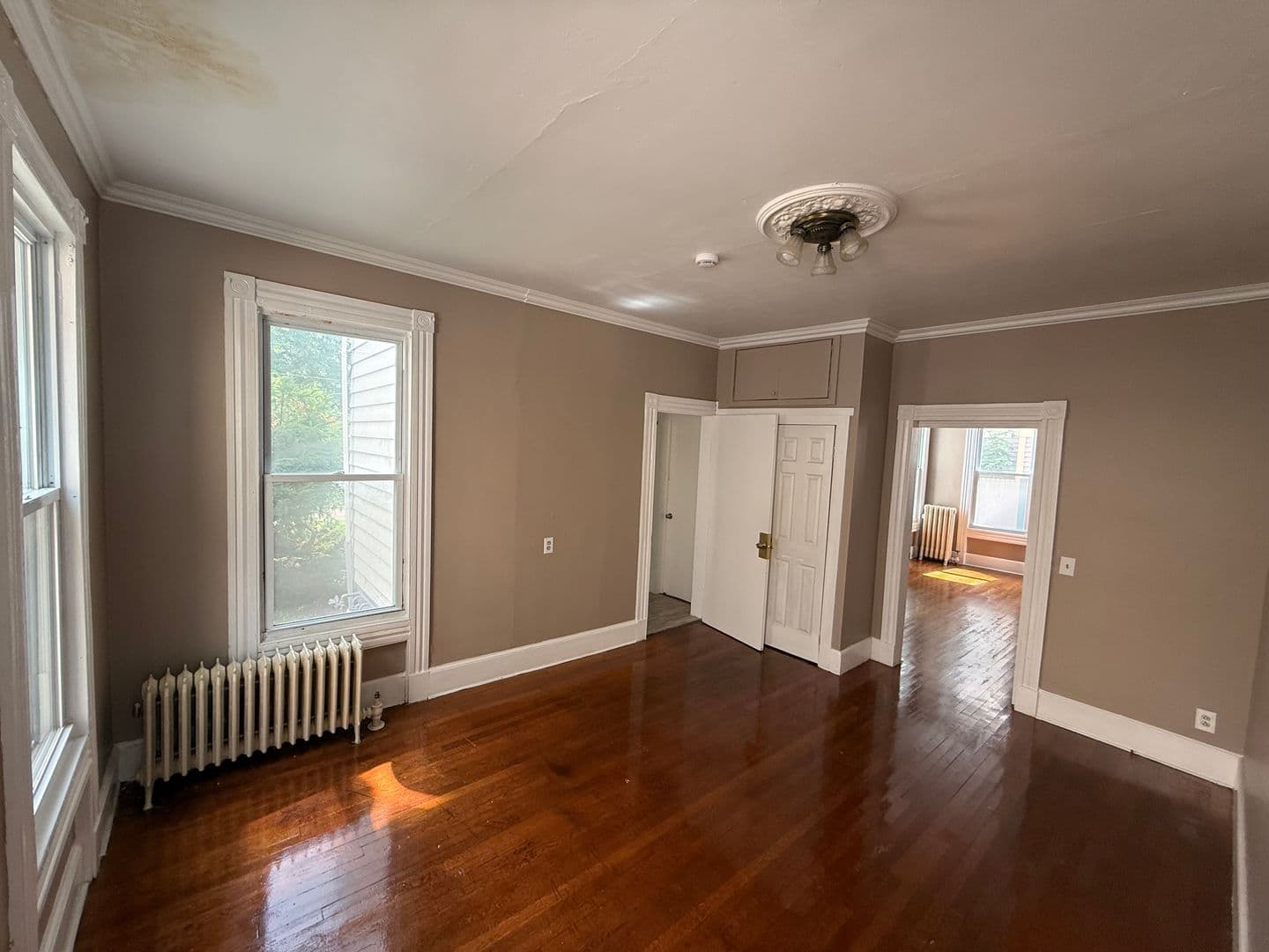 New Haven Apartment: 870 Elm Street