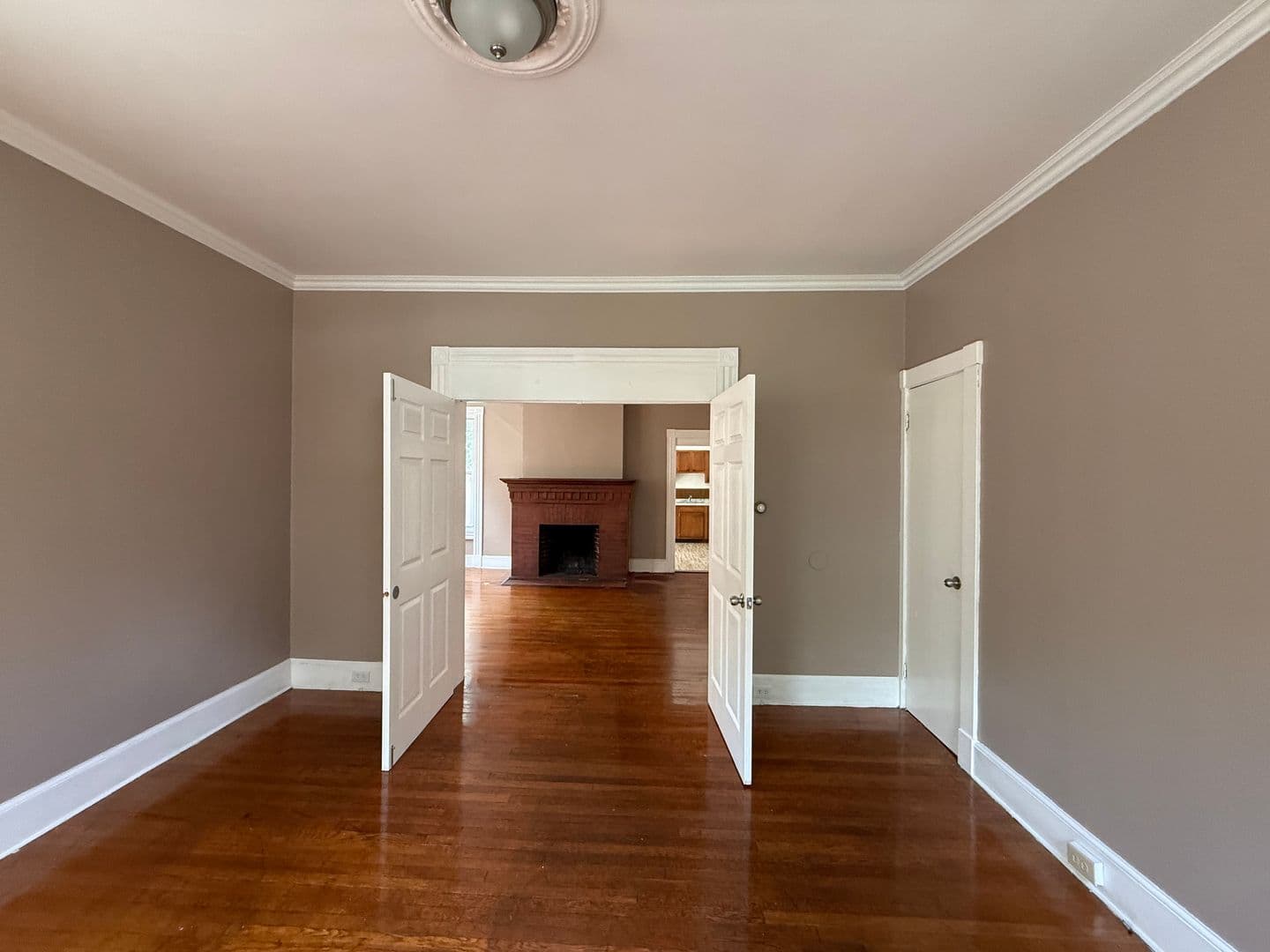 New Haven Apartment: 870 Elm Street