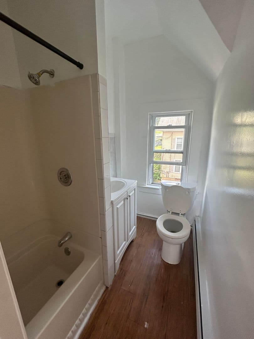 Meriden Apartment: 5 Oak Street