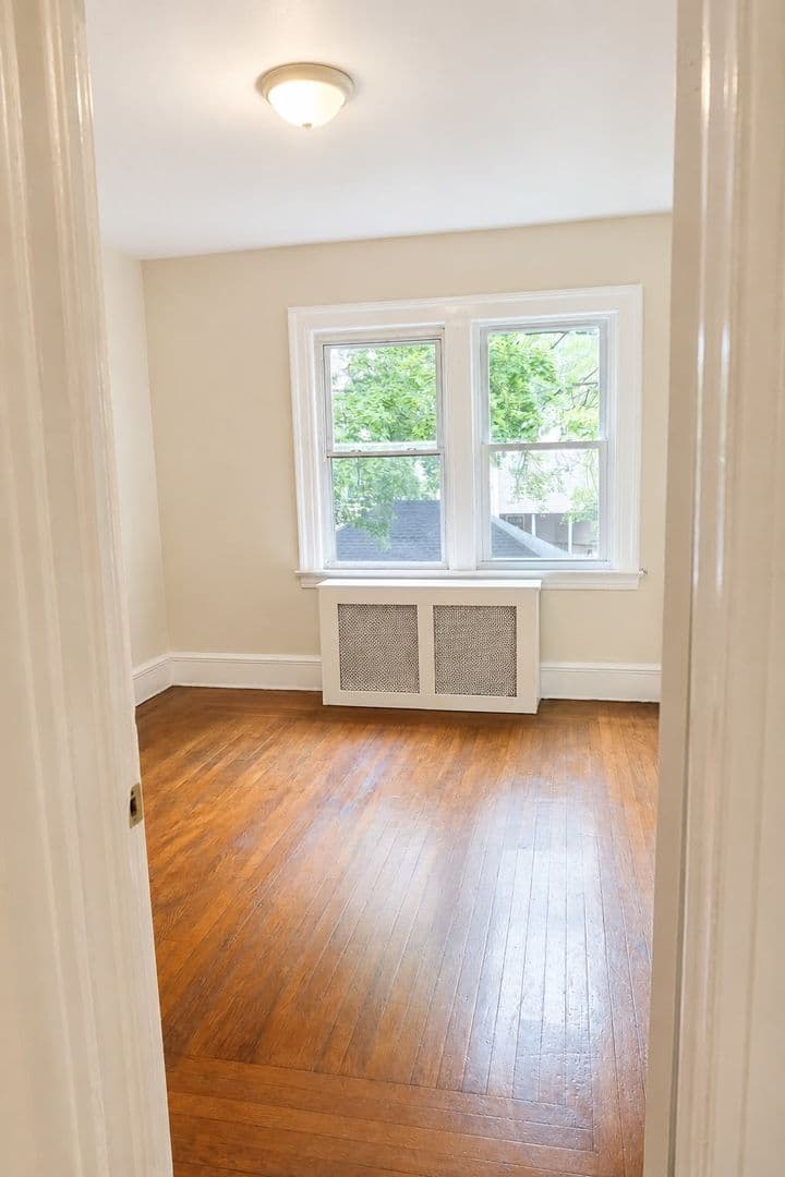 New Haven Apartment: 98 Sherman Avenue
