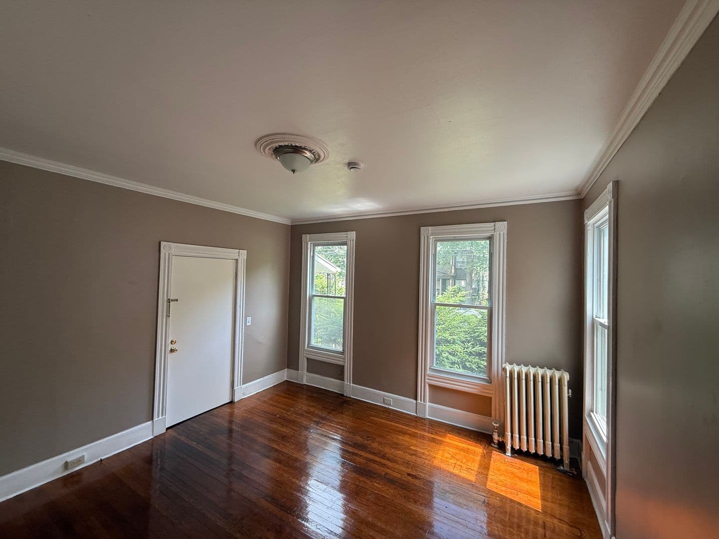 New Haven Apartment: 870 Elm Street