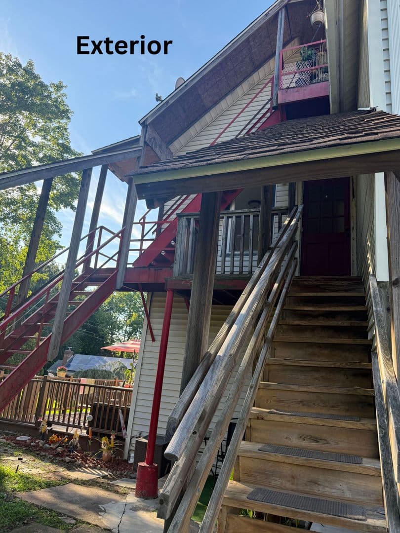 Meriden Apartment: 272 Highland Avenue