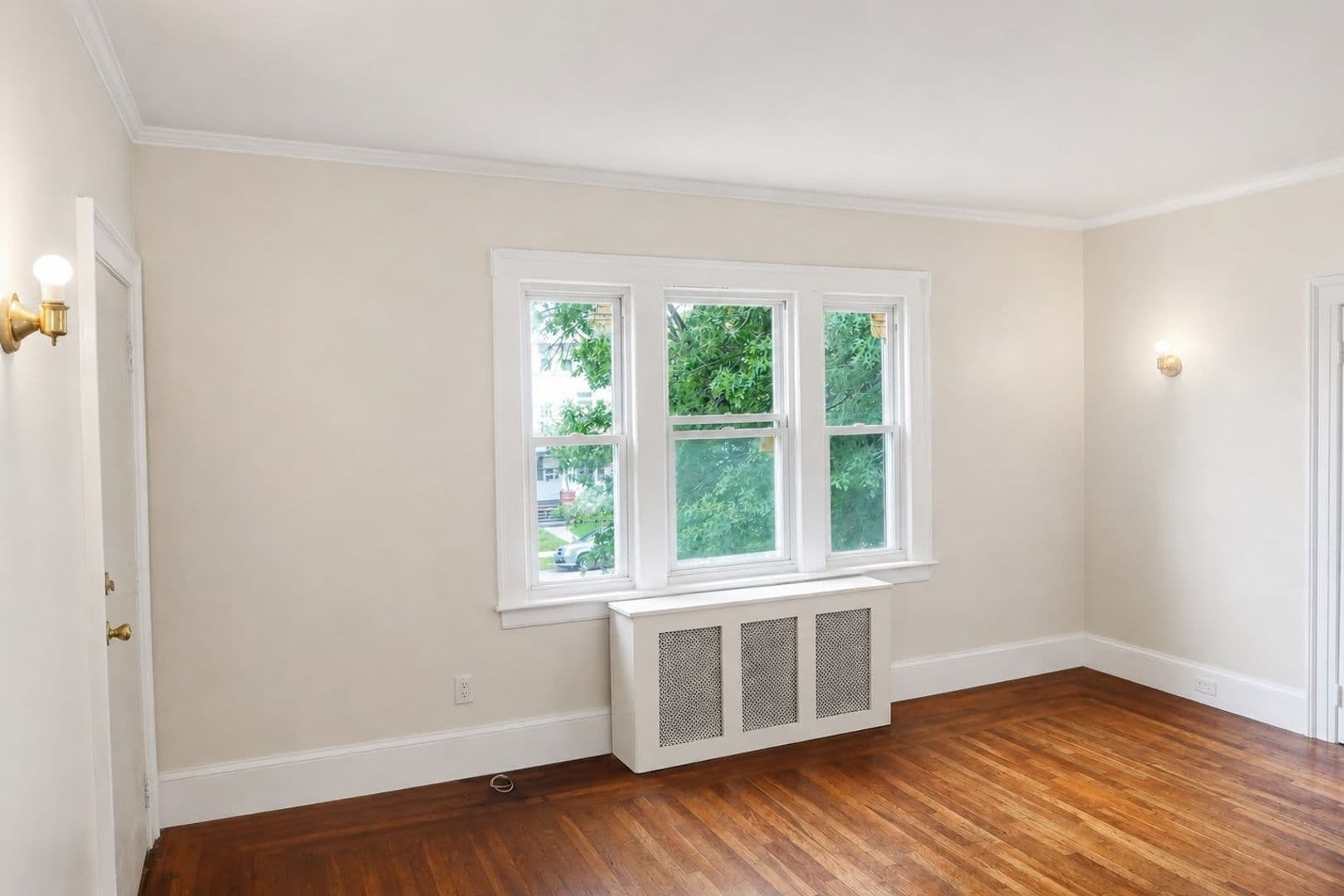 New Haven Apartment: 98 Sherman Avenue
