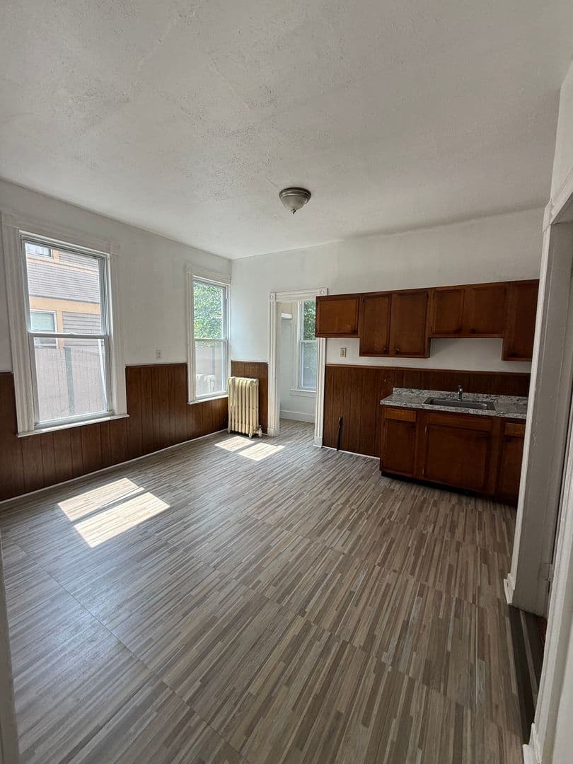 New Haven Apartment: 870 Elm Street