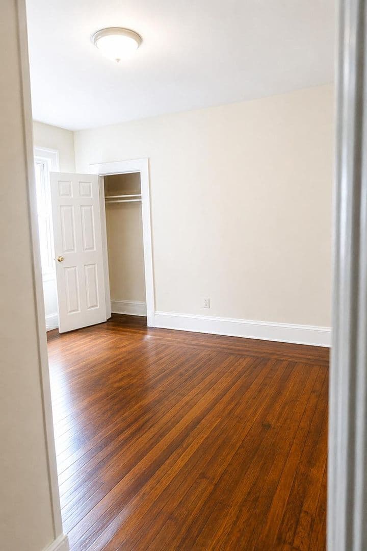 New Haven Apartment: 98 Sherman Avenue