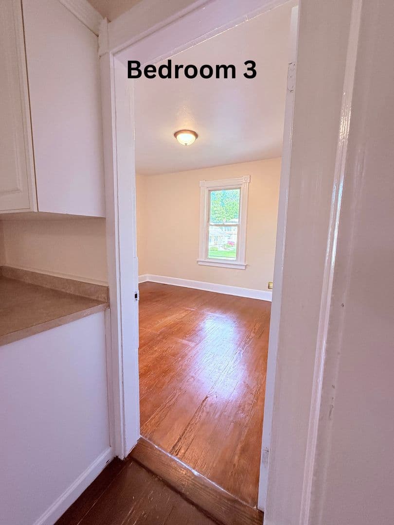 Meriden Apartment: 272 Highland Avenue