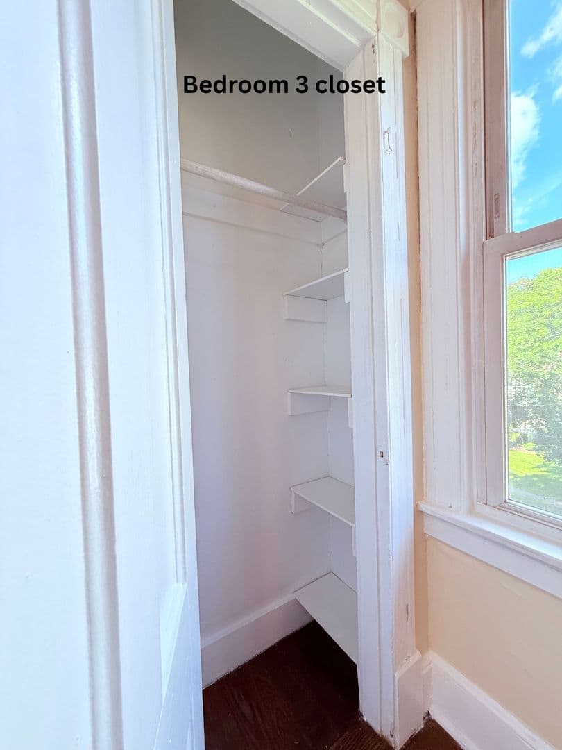 Meriden Apartment: 272 Highland Avenue