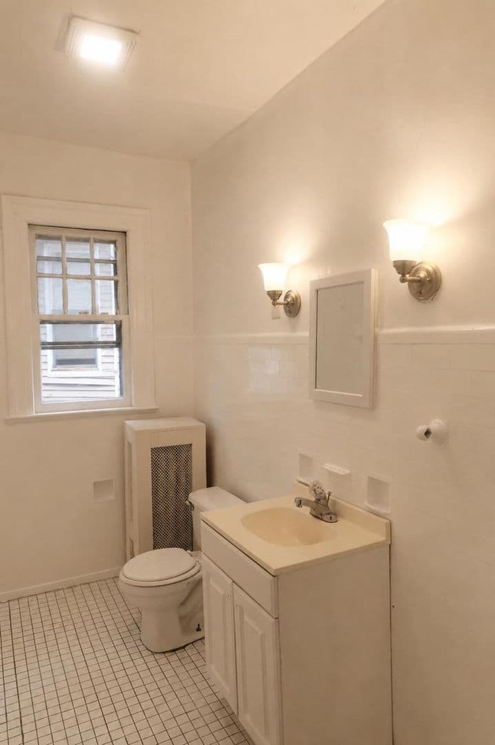 New Haven Apartment: 98 Sherman Avenue