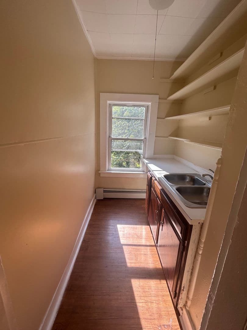 Meriden Apartment: 5 Oak Street