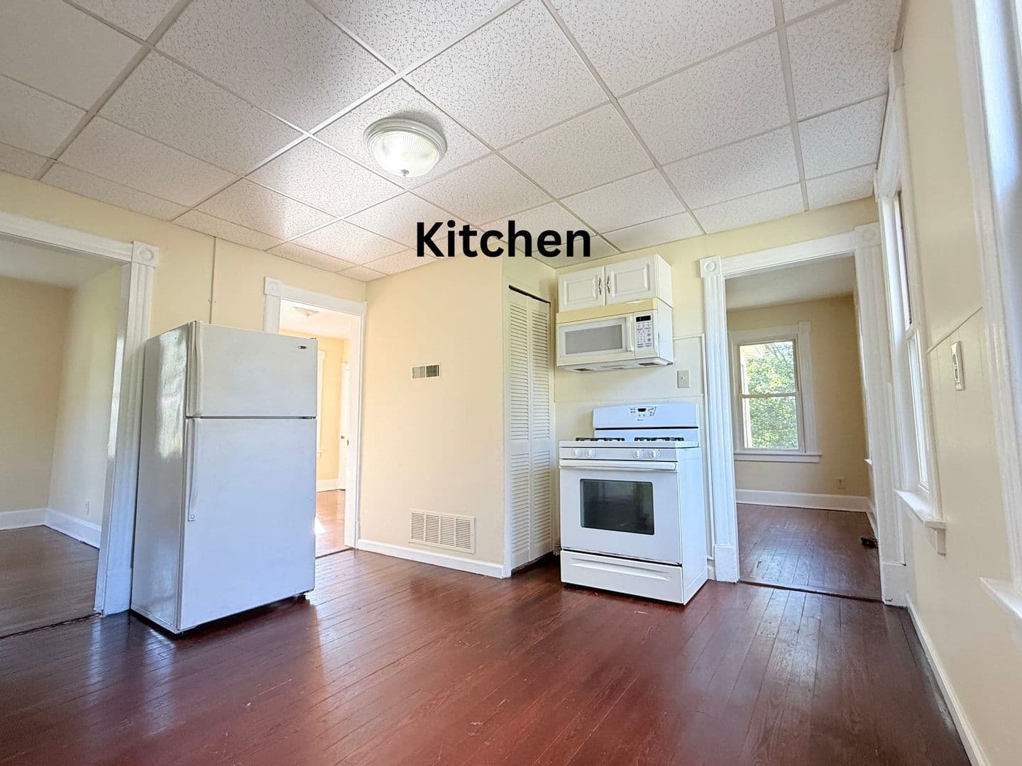 Meriden Apartment: 272 Highland Avenue
