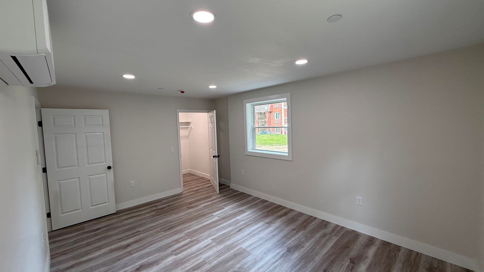 Webster Apartment: 310 Thompson Road