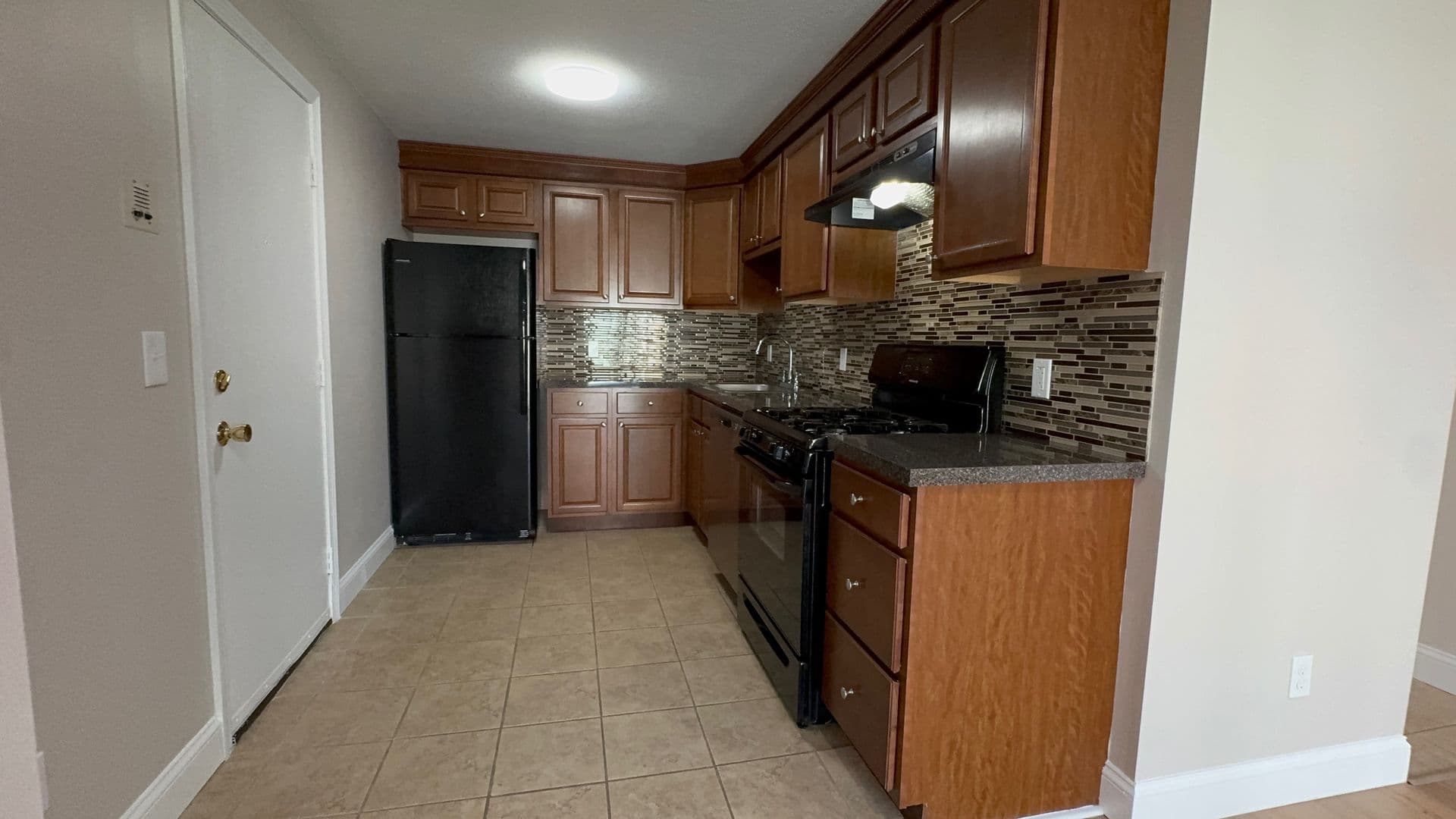 Billerica Apartment: 13-27 Kenmar Drive