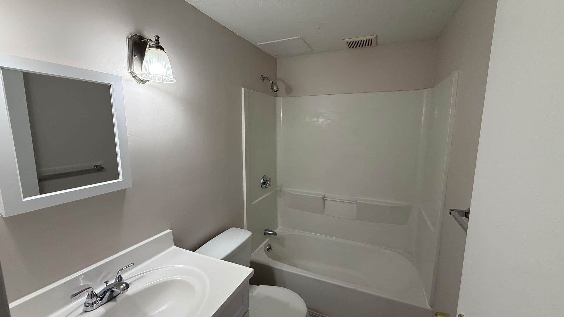 Leominster Apartment: 47 Princeton Street