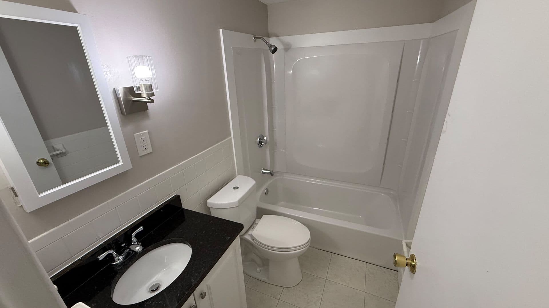Leominster Apartment: 47 Princeton Street