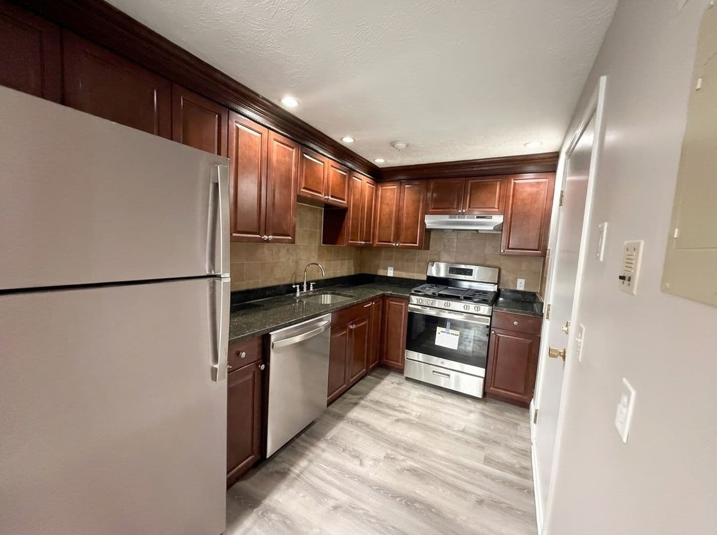 Billerica Apartment: 13-27 Kenmar Drive