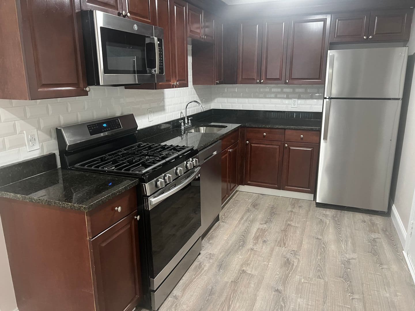 Billerica Apartment: 13-27 Kenmar Drive