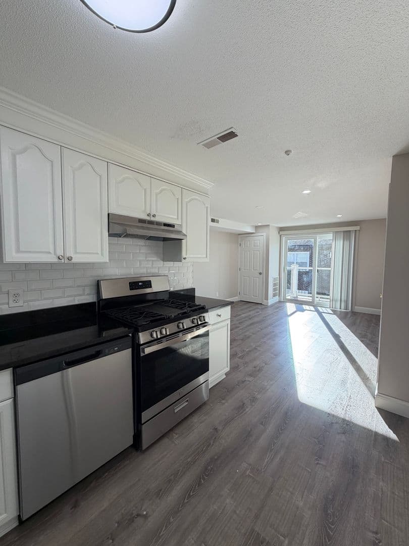 Billerica Apartment: 13-27 Kenmar Drive