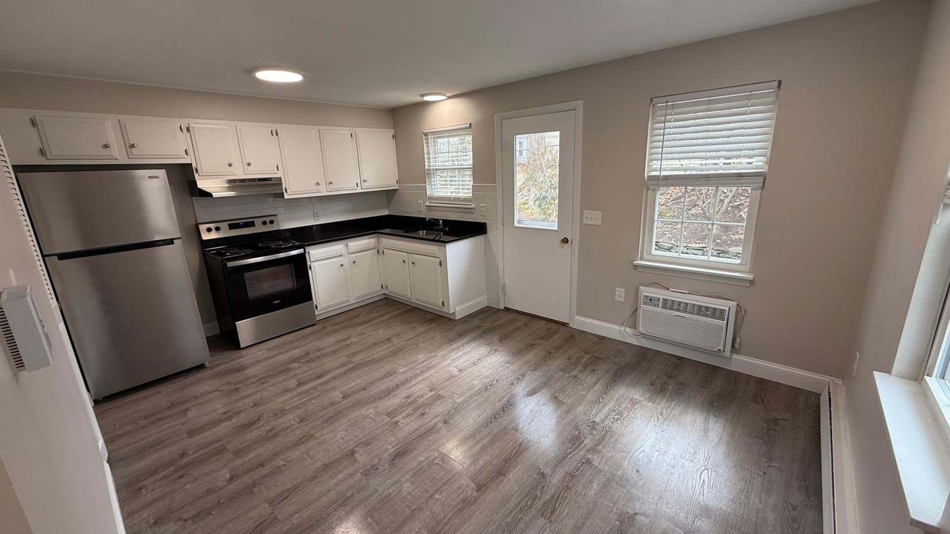 Leominster Apartment: 221 West Street