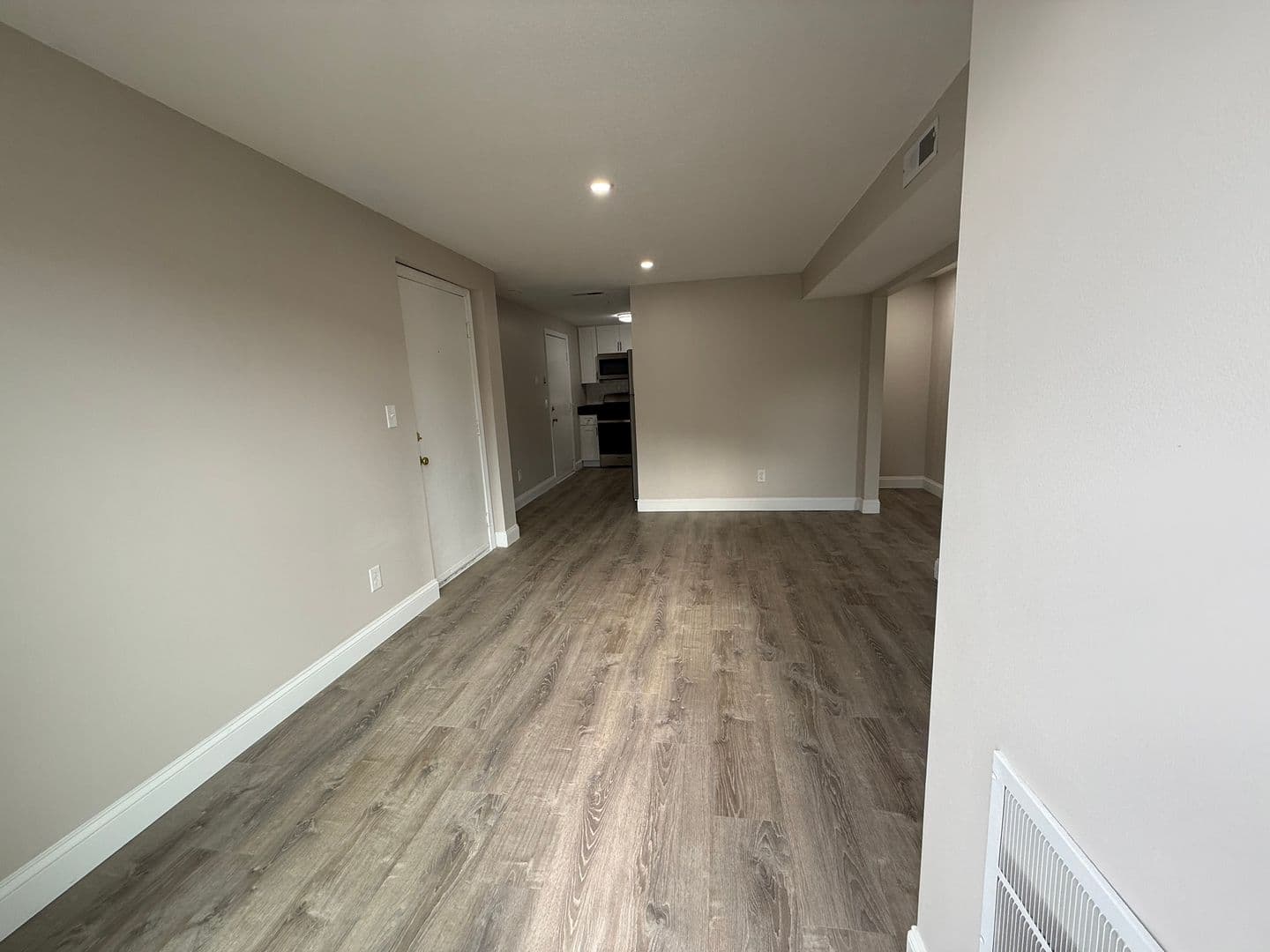 Billerica Apartment: 13-27 Kenmar Drive