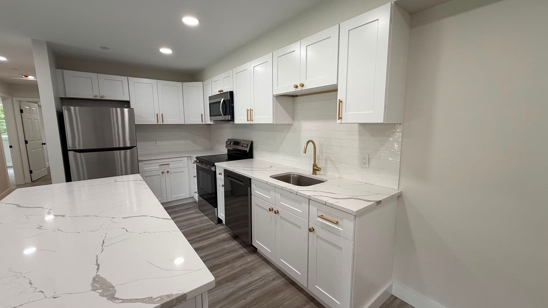 Webster Apartment: 310 Thompson Road