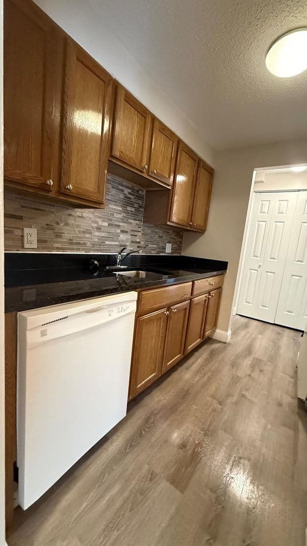 Leominster Apartment: 47 Princeton Street