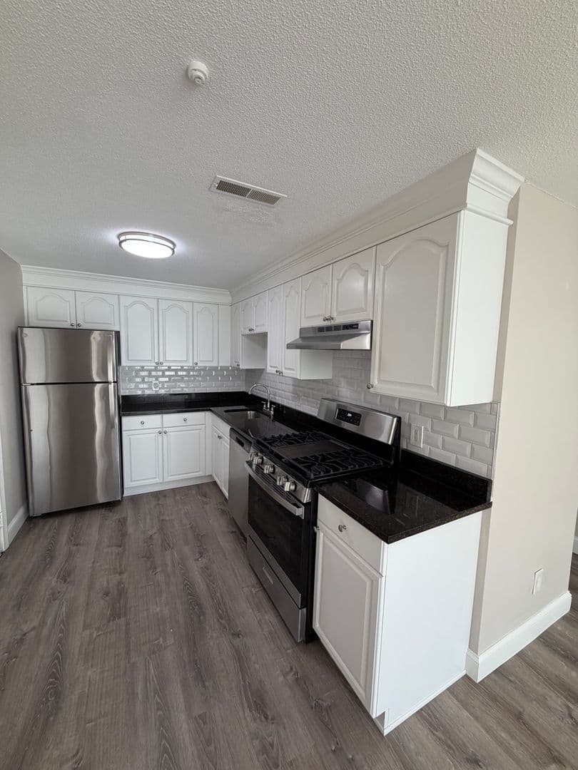 Billerica Apartment: 13-27 Kenmar Drive