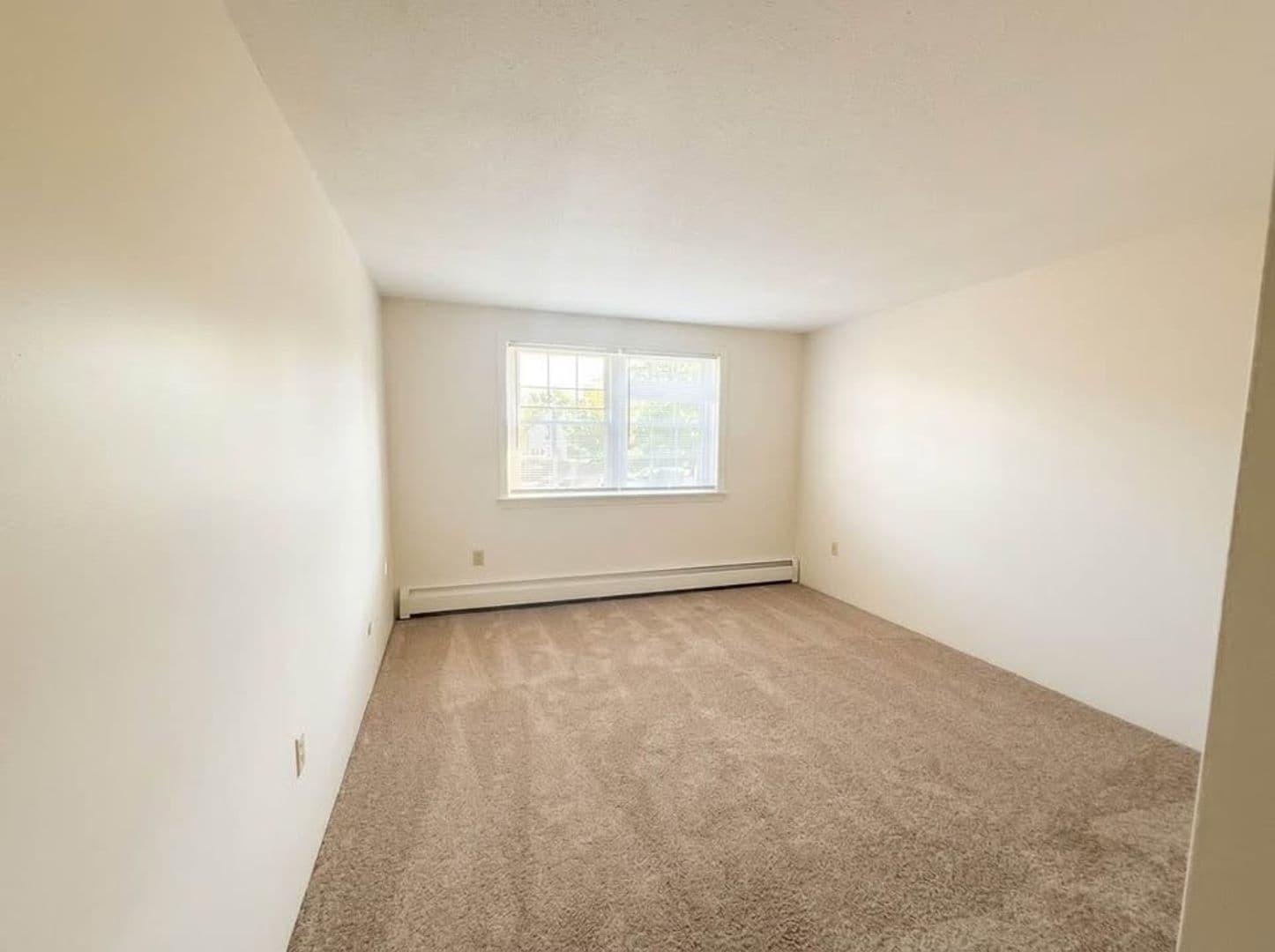 Billerica Apartment: 13-27 Kenmar Drive