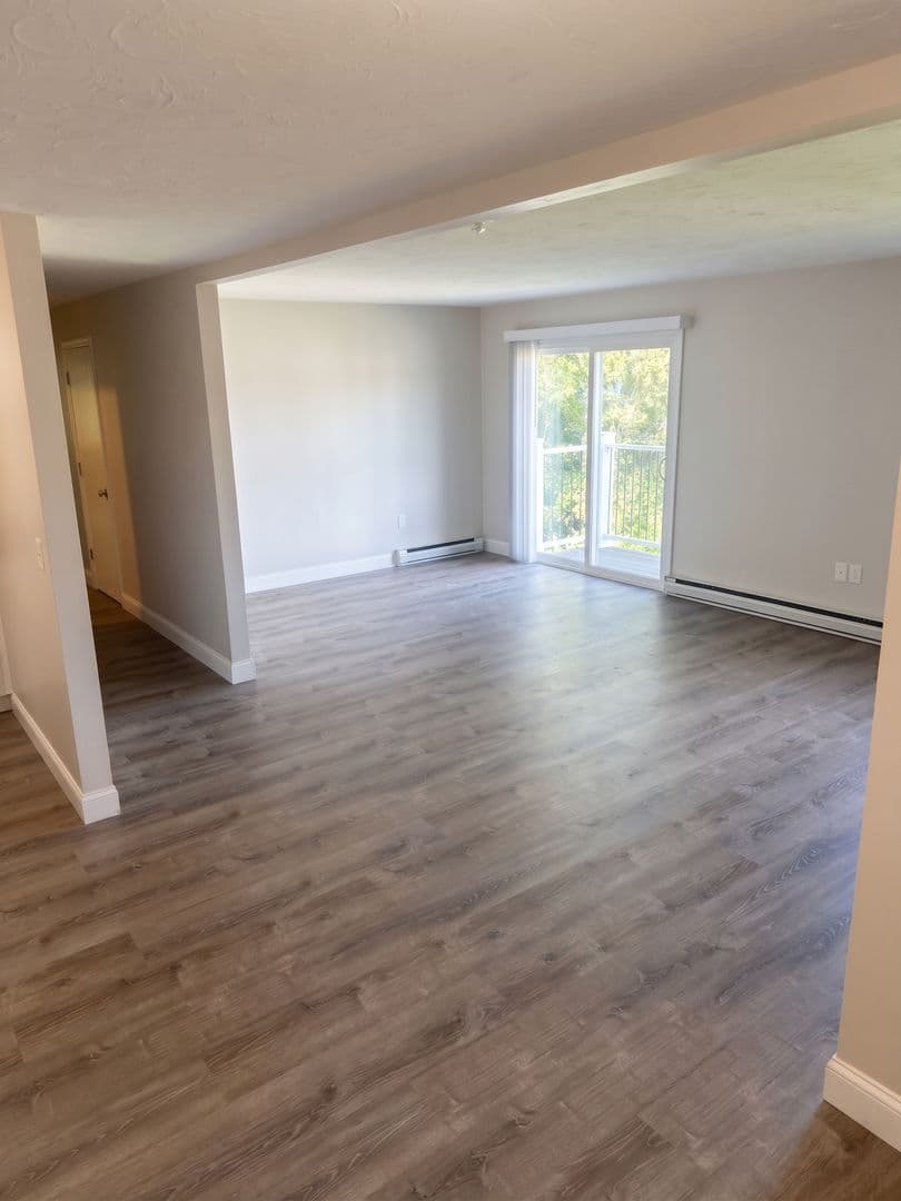 Webster Apartment: 310 Thompson Road