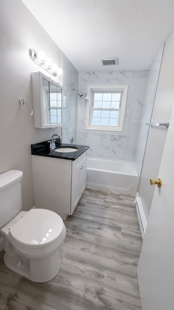 Leominster Apartment: 221 West Street
