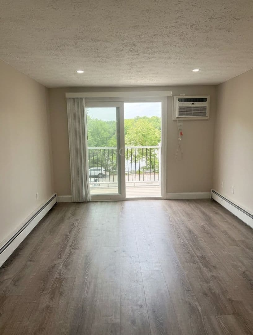 Billerica Apartment: 13-27 Kenmar Drive