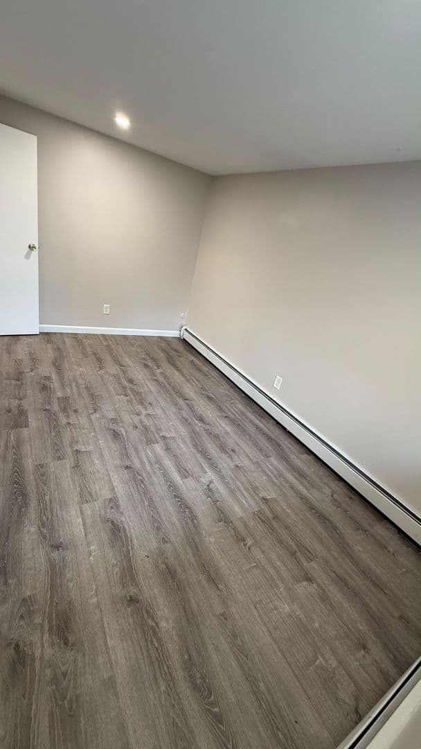 Leominster Apartment: 47 Princeton Street