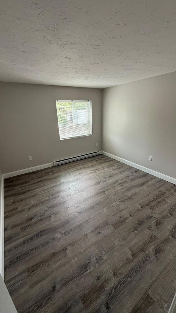 Webster Apartment: 310 Thompson Road