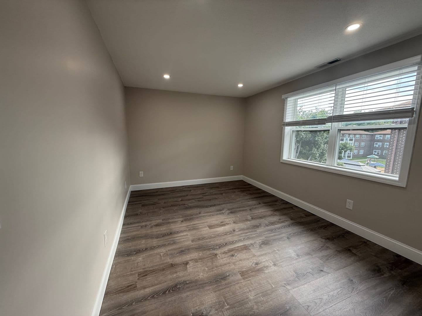 Billerica Apartment: 13-27 Kenmar Drive