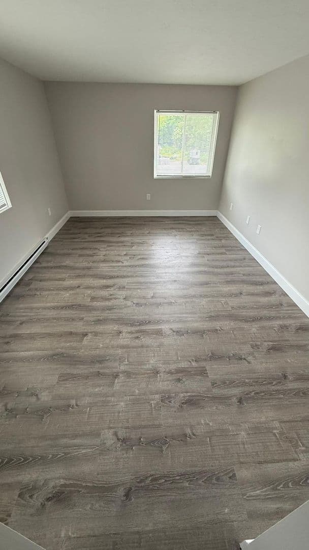 Webster Apartment: 310 Thompson Road