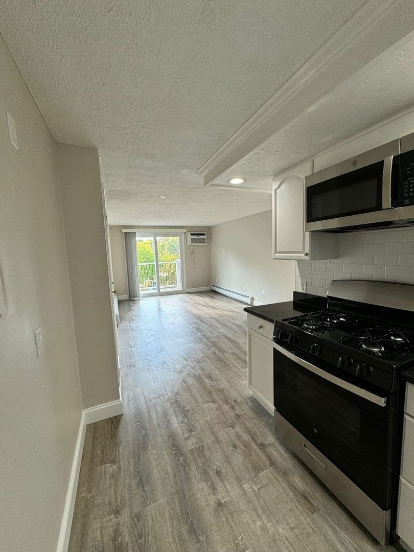 Billerica Apartment: 13-27 Kenmar Drive