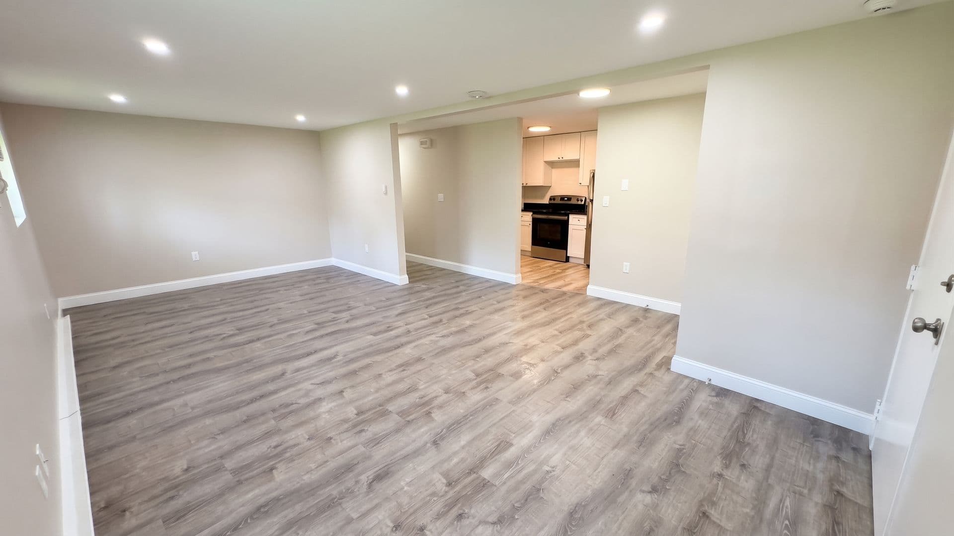 Webster Apartment: 310 Thompson Road