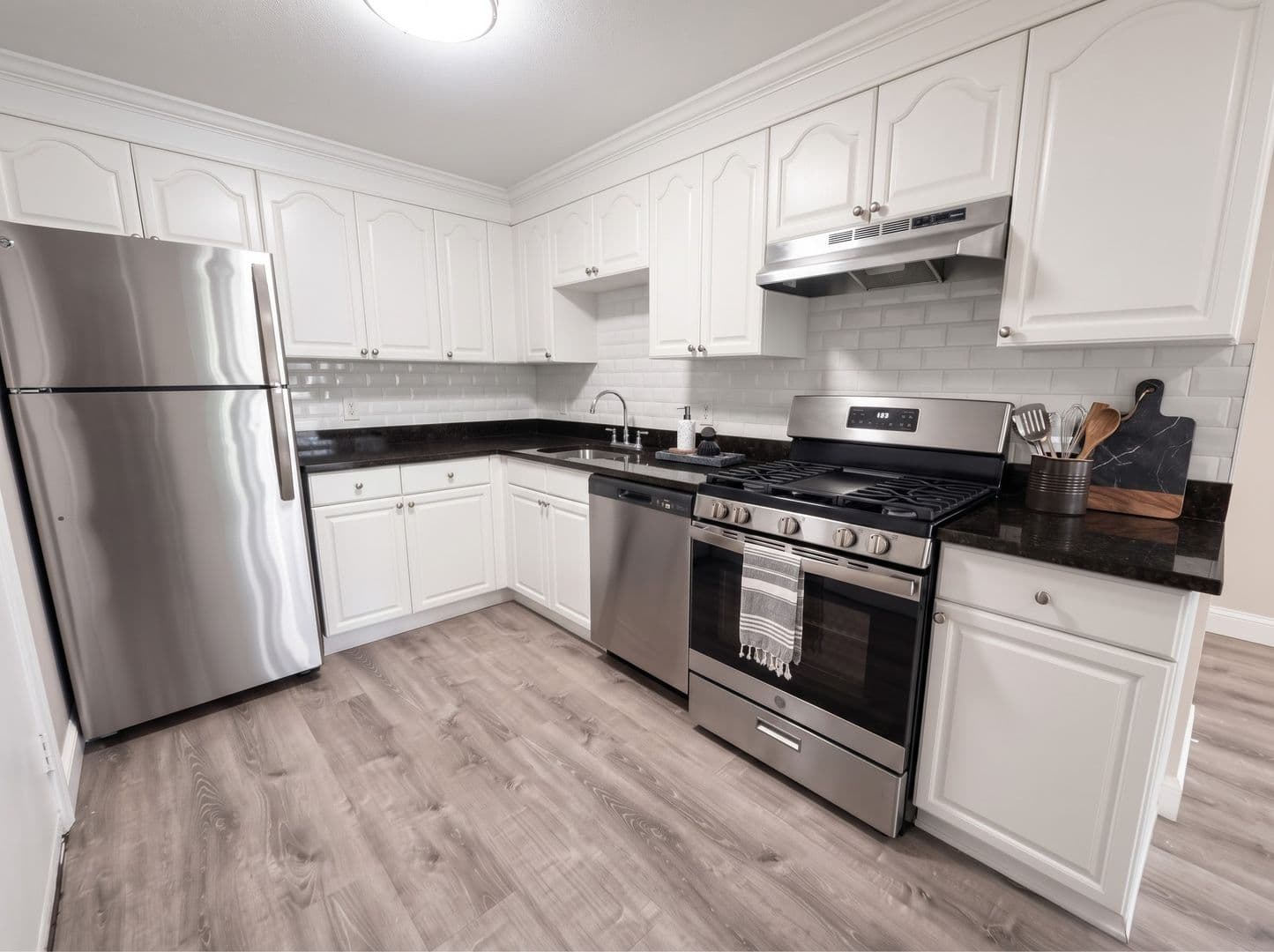 Billerica Apartment: 13-27 Kenmar Drive