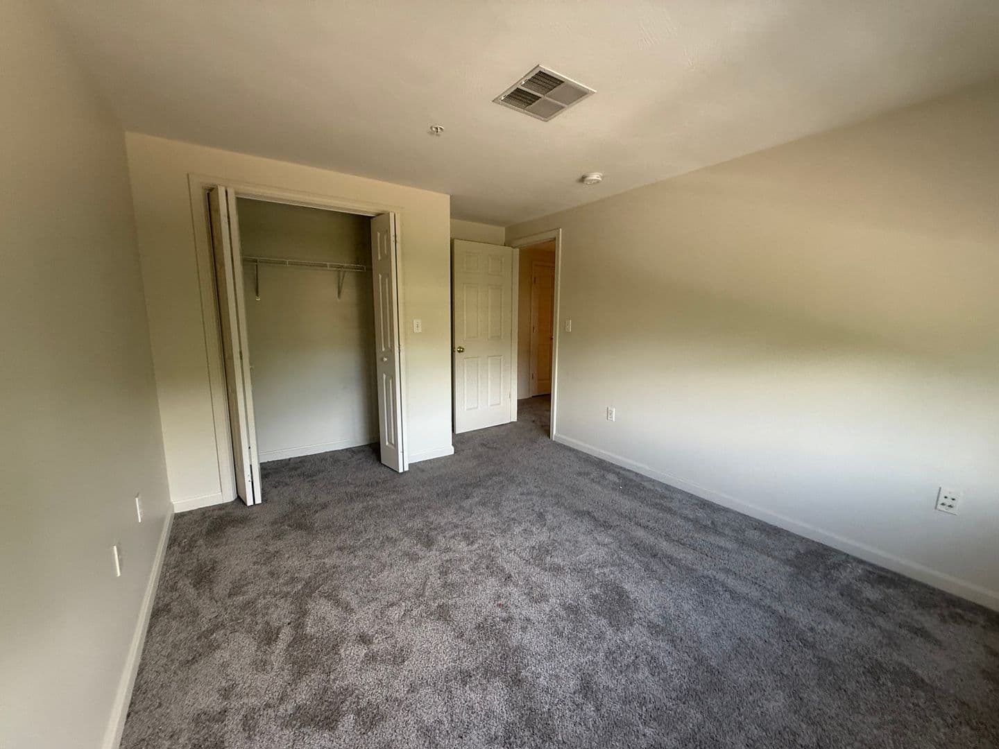 Billerica Apartment: 13-27 Kenmar Drive