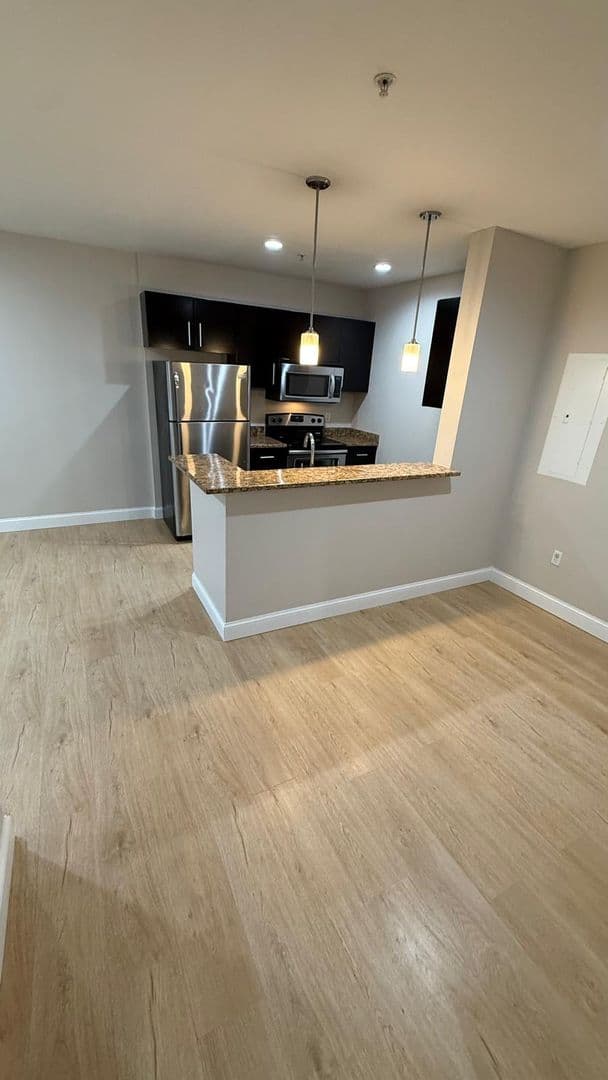 Attleboro Apartment: 75 South Main St