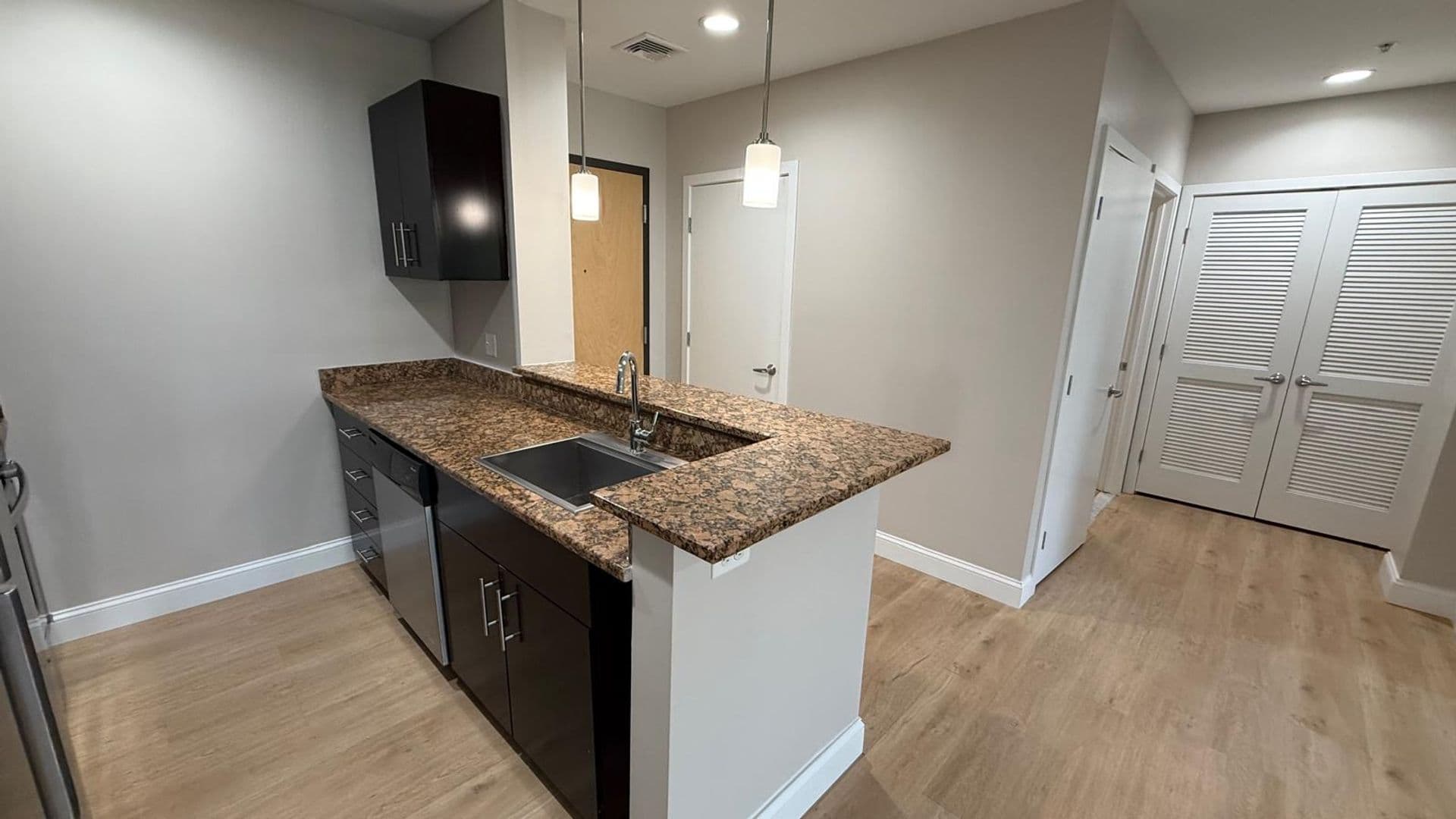 Attleboro Apartment: 75 South Main St